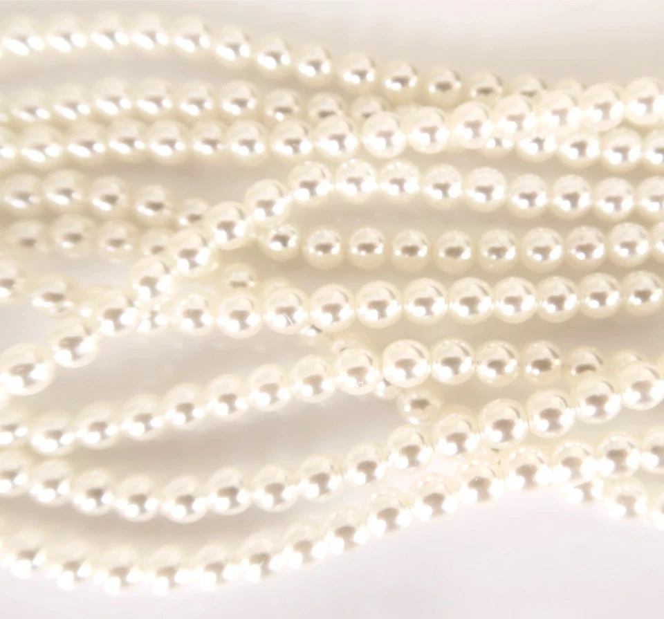 White Colour 4mm Round Czech Glass Pearl Polished Beads x 25 - Image 1 of 1