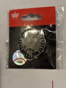 DEREK JETER NEW YORK YANKEES RETIREMENT PIN - Picture 1 of 2