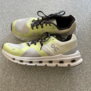 On Cloud Damen Laufschuhe Gr. 8,5 - Bild 1 von 5