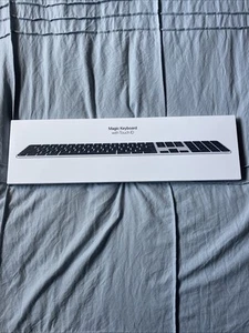 Apple - Clavier Magic avec Touch ID et pavé numérique (USB-C) MXK83LL/A - Photo 1/3