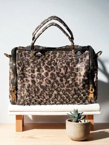 Elegante Damen Gepard Print Nylon Umhängetasche Strass Nieten Crossbody inklusive - Bild 1 von 13