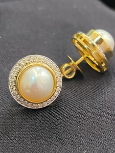 Stunning 9.96 Cts Round Brilliant Cut Diamonds Pearl Stud Earrings In 18K Gold - Picture 1 of 12