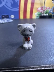 Lego Nuevo Gris Azulado Claro Gato Amigos Elfos Sentados con Arco Rojo Animal RARO - Imagen 1 de 1