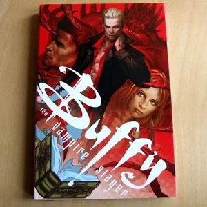 Buffy the Vampire Slayer – Season Ten Library Edition Volume 2 HC DJ (10 vol. 2) - Imagen 1 de 15