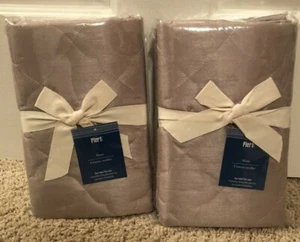 Juego de 2 fundas de almohada Pier 1 Imports - Imagen 1 de 3