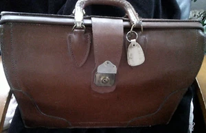 Vintage/Antique Doctor's Large BROWN Cowhide Leather Medical Bag 18x12x6" - Picture 1 of 3