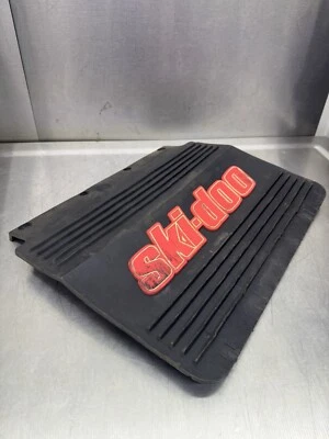 97 98 99 SKI-DOO FORMULA 500 583 670 MXZ Summit Snow Mud Flap RED - Image 1 of 4