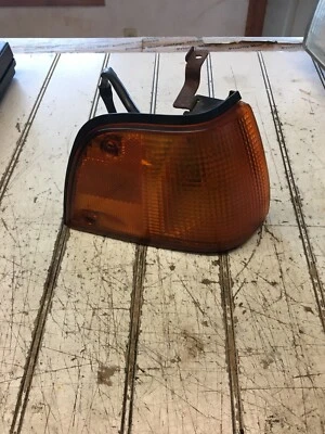 Luz esquina lateral derecha/pasajero 88 89 Mazda 323 Foto 1 de 4