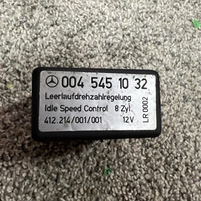 0045451032 Relé de velocidad IDLE 420SEL 420SEC 500SEC 500SL 560SL 560SEC 560SEL 1 Foto 1 de 4