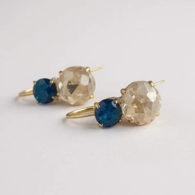 Pendientes colgantes Anthropologie azul medianoche y cristal champán oro Foto 1 de 3