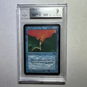 MTG ALPHA Invisibility BGS 9 Mint (with 9.5 edges and surface) 1993 - Picture 1 of 4