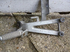 HONDA CBR 600 FS FT REAR FOOTREST AND HANGER - Picture 1 of 1