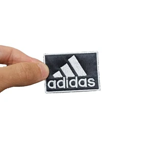Patch ricamata Logo Adidas toppa logo abbigliamento sport bianca - Bild 1 von 1