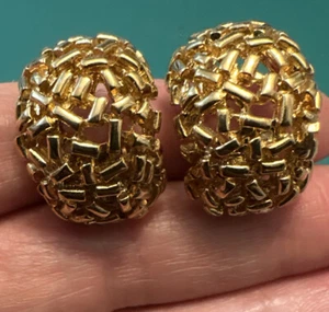 Joyería Vintage Fernando Originals Firmada FO inc. Ganancias de clip tono dorado dorado - Imagen 1 de 5