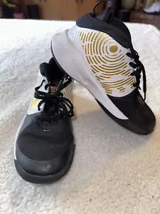 Nike Girls Mid Top Basketball Shoes 3.5 GUC - Picture 1 of 5