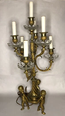 Candelabro ornamentado figura rococó francês do século XIX querubins bronze sete braços - Imagem 1 de 4