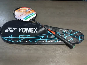 Neu Yonex ASTROX 77 Play AX77P High Orange Badmintonschläger 4UG5 mit Koffer - Bild 1 von 8
