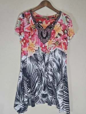 Blusa One World Feminina Grande P Preta Branca Rosa Floral Estampa Tropical Mordida de Tubarão - Imagem 1 de 4