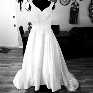 Abito da sposa donna Oleg Cassini S Davids sposa bianco ricamo floreale treno - Foto 1 di 11