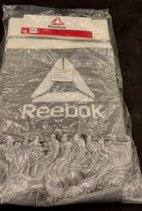 Bufanda de rally con logotipo REEBOK - flecos borla gris/blanco - 2013 NUEVA SELLADA - Imagen 1 de 2
