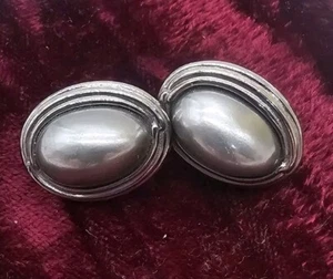 Richelieu Satin Silvertone  Oval pierced Fashion EARRINGS Beauty  - Picture 1 of 5