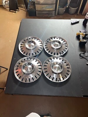 Juego de tapacubos Dodge Dart 1963-1964 13 pulgadas 63 64 Mopar Foto 1 de 4