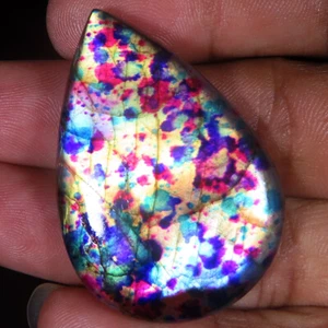 Pietra preziosa labradorite multicolore naturale superba 73,35 CT forma pera 30x44x6 mm - Foto 1 di 3