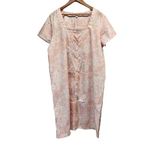 Vintage Kmart rosa K Größe XL Hausmantel Robe Perle Druckknopf kurzärmelig Blumenmuster - Bild 1 von 10