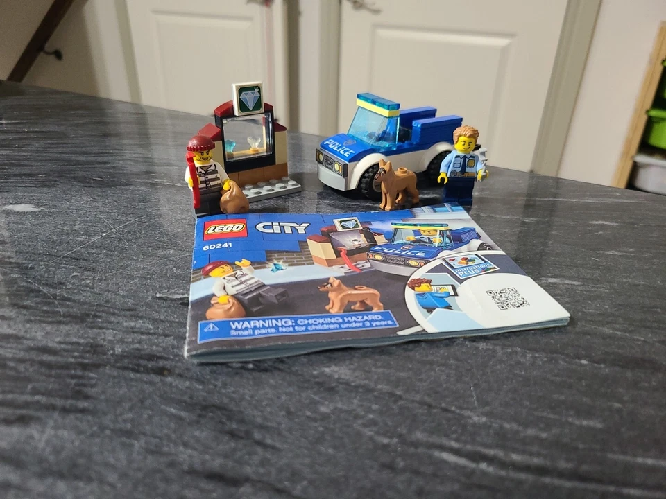 100% Complete LEGO City 60241 Police Dog Unit W/instructions  - Image 1 of 1