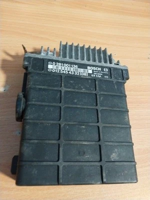 Ordenador motor Mercedes-Benz 300D W124 92 93 0281001136 Foto 1 de 3