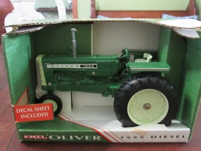 ERTL 1/16 DIE CAST OLIVER 1555 DIESEL TRACTOR - NIB - Image 1 of 4