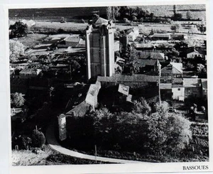 1976 -- CHATEAU DE BASSOUES VUE AERIENNE 3L013 - Picture 1 of 1