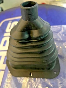 POLARIS OEM/NOS SNOWMOBILES - 5411123 - BOOT,TIEROD,RH,XTRA - Picture 1 of 4
