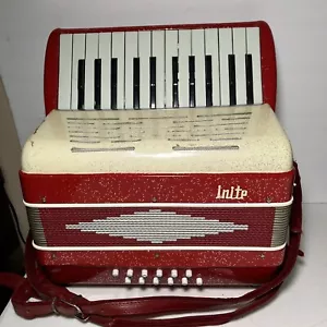Fisarmonica vintage 1955 Noble 12 basso modello 6 con scheda di garanzia - Foto 1 di 19