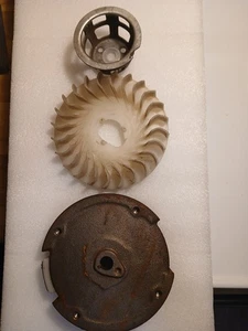 Parte soplador de nieve Honda HS55 Honda 31100ZE1010 volante ventilador taza - Imagen 1 de 7