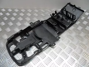 Original Suzuki GSXR 600 750 Heck Hilfsrahmen Innenwanne Verkleidung Panel 2011 bis 2017 - Bild 1 von 10