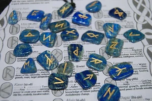 Runas de lapislázuli con instrucciones, bolsa, elder futhark, vikingo, oráculo, wicca - Imagen 1 de 5