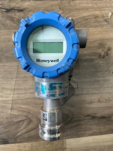 Honeywell ST700 STG74L Pressure Transmitter 0 to 15 kg/cm2 - Picture 1 of 7