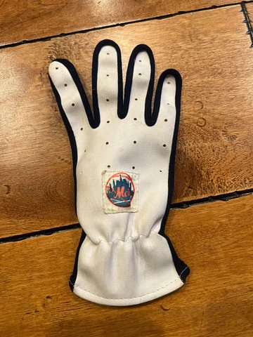 Vintage 1980s NEW YORK METS Right Hand  Batting Glove Stadium Giveaway Cover