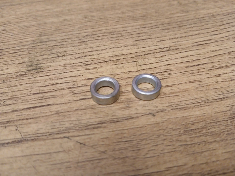 TRIUMPH PRE UNIDAD Y 650 UNIDADES CAJA DE CAMBIOS SELECTOR LEVA PLACA RODILLO x2 57-2595 NT0261 Foto 1 de 1