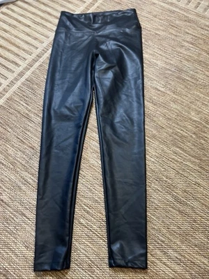 Leggings American Eagle para mujer pequeños negros imitación cuero tiro alto pantalones elásticos Foto 1 de 4