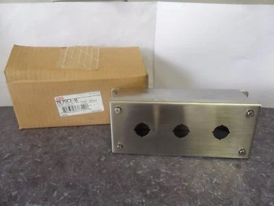 全新 ABB MEMX3-0 不锈钢外壳 3 孔类型 4X 全新带盒 — 第 1/4 张图片