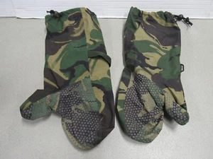 British Military DPM Woodland Camo Extreme Cold Weather Outer Mittens Small NOS - Picture 1 of 19
