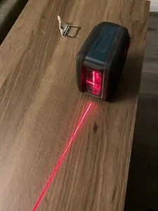 Bosch Professional GLL 30 Self Leveling Cross-line Laser with Bosch MM 2 Clamp - Picture 1 of 3