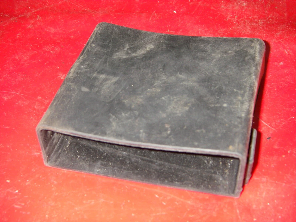 Halter Gummi CDI ECU igniter Steuergerät Denso 131100 4552 HONDA VF 1000 r SC16 - Bild 1 von 1