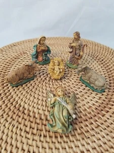 Italien Krippenfiguren 2"-2,5" Jesus Maria Josef Engel Gloria Ochse Esel Harz - Bild 1 von 18