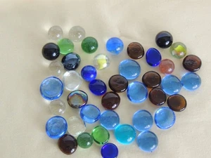 Canicas de vidrio vintage azul verde púrpura 13 redondas 29 planas diferentes tamaños - Imagen 1 de 7
