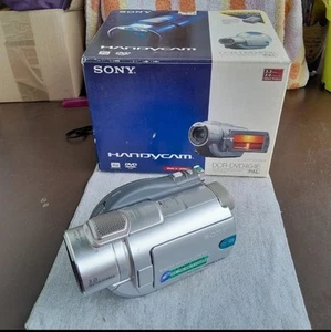 Handycam Sony, Très Bon État Avec Chargeur - Photo 1/6