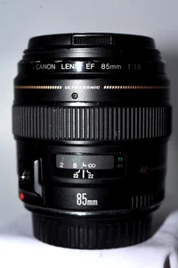 Canon EF 85mm f/1.8 USM Telephoto Lens. FOR PARTS OR NOT WORKING". A/F DEFECTIVE - Picture 1 of 12