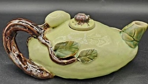 Vnt Majolica Teapot Lady Bug Green Leaves - Picture 1 of 6